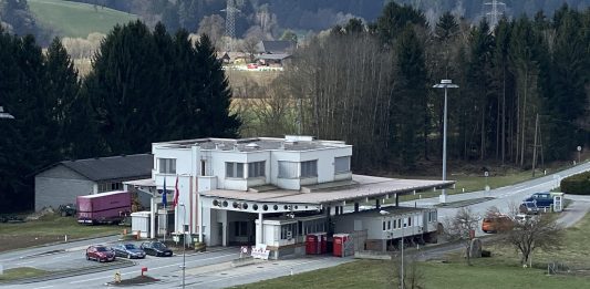 PU Celje izletnike in pohodnike poziva, naj ne hodijo na območja, kjer poteka odstranjevanje posledic poplav