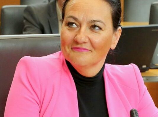 Anja Bah Žibert: “Sramotno je, da si leva koalicija s Svobodo na čelu zatiska oči”