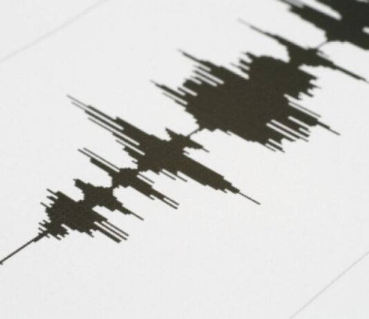 Potres v bližini Polhovega Gradca