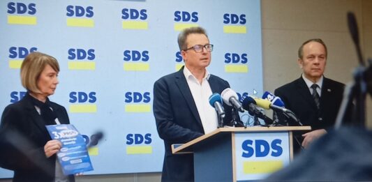 Trikrat proti siromašenju Slovenije