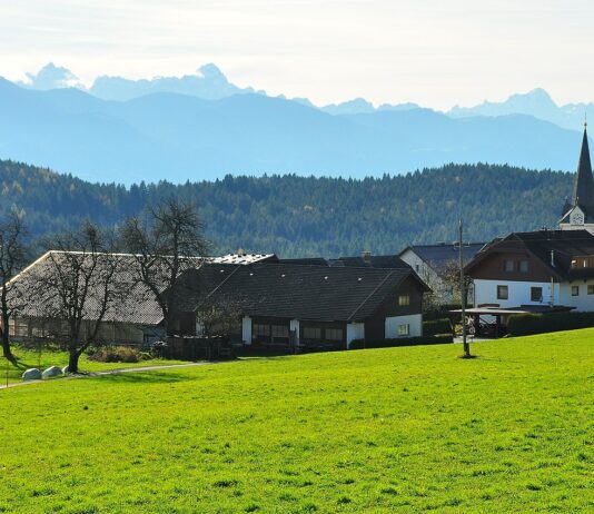 Kostanje na avstrijskem Koroškem – za etnološke nadobudneže – pravi raj na slovenskem
