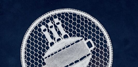 Klekljane čipke Rezke Kordež in Sekcije Lipa Ravne pri Društvu klekljaric Koroške