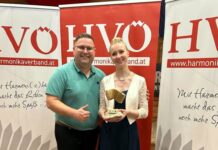 Danaja Grebenc osvojila naslov absolutne svetovne prvakinje v igranju na diatonično harmoniko